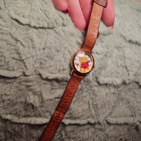 Timex × Pooh | Disney Leather Tooled y2k 90s thin collector watch